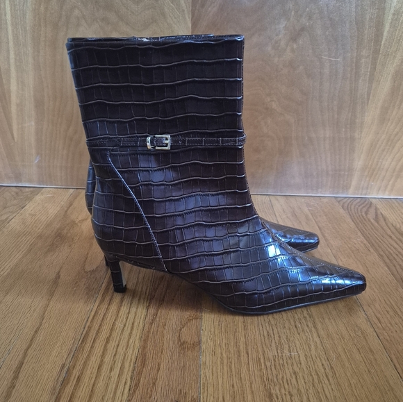 Ann Taylor Leather Ankle Chain Crocodile Print Bootie, size 10M NWOB NWOT - Picture 5 of 15